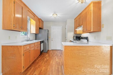 5473 Twelve Oak Ln, Conover, NC 28613 - photo 7