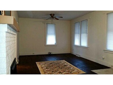 Living Room. Spacious Living Room