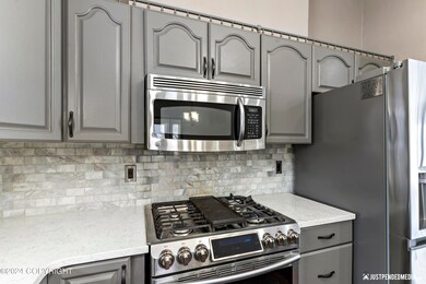 07-Gas stove and microwave
