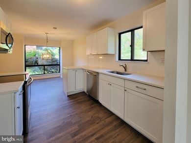 1167 Putnam Blvd unit 14, Wallingford, PA 19086 - photo 5