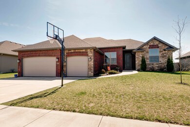 870 E Barracuda Dr, Nixa, MO 65714 - photo 2