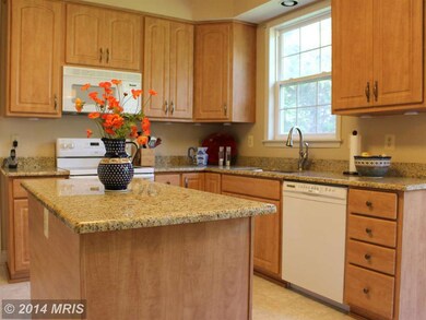 8512 Wispy Branch Ct, Laurel, MD 20723 - photo 7