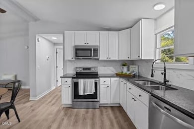 large-0197a1d9-7e02-7083-b6dc-ab78f96f8e