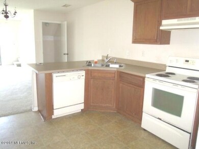 7765 Highchair Ln, Jacksonville, FL 32210 - photo 4