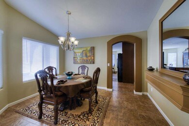 004_Dining Room