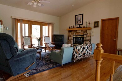 Living Room02
