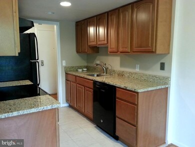 2240 Castle Rock Square unit 12C, Reston, VA 20191 - photo 5