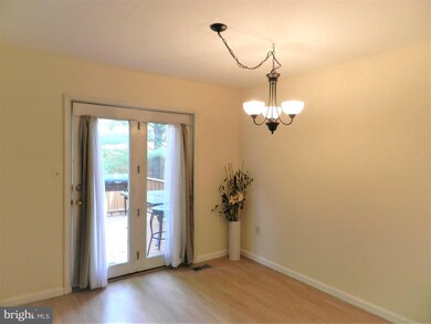 9312 Town Place Dr, Owings Mills, MD 21117 - photo 5