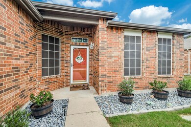 7905 Swan Park Dr, Denton, TX 76210 - photo 3