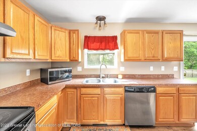 12-250-Poplar-Ln-WindowStill-Real-Estate