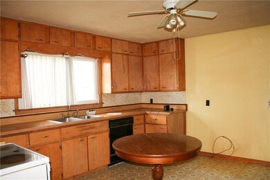 231 E Clay St, Osceola, IA 50213 - photo 3