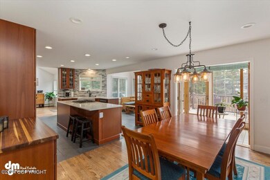 Kitchen & Dining Area