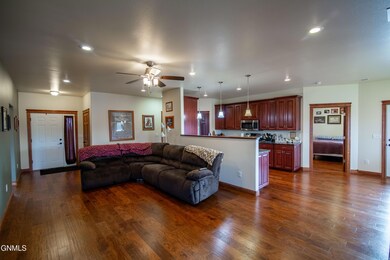 3193 Crested Dr N, Mandan, ND 58554 - photo 3