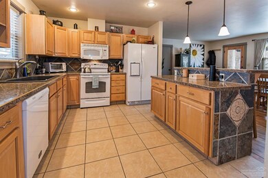 1304 NE Watson Dr, Bend, OR 97701 - photo 4