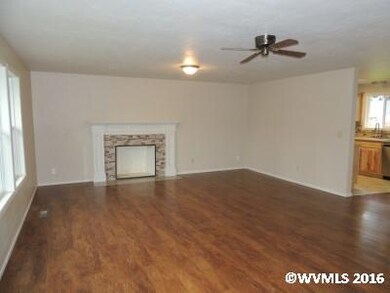 835 Kumler St SE, Salem, OR 97302 - photo 2