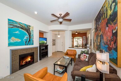 04 - Family room with gas fireplace