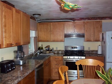 35 Paulhus Ct, Pawtucket, RI 02861 - photo 3