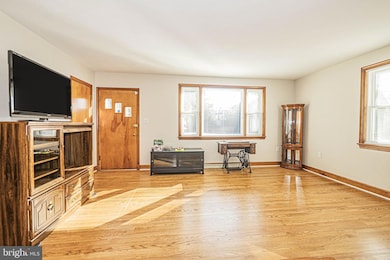 17710 Woodwards Store Rd, Gaithersburg, MD 20877 - photo 4