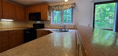 245 Scituate Vista Dr unit B, Cranston, RI 02921 - photo 7