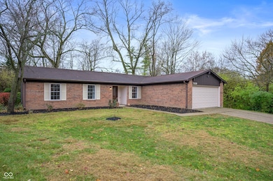 7639 Redcoach Dr, Indianapolis, IN 46250 - photo 2