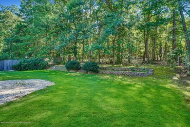 10 Feathertree Ct Howell NJ-large-012-12