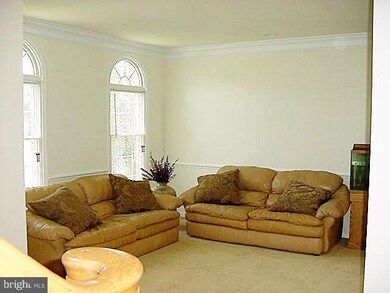 25818 Donegal Dr, Chantilly, VA 20152 - photo 3