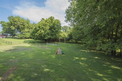 213 Sandusky Rd, Shelbyville, TN 37160 - photo 4