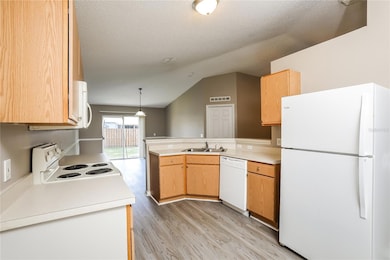 977 Vanderbilt Dr, Eustis, FL 32726 - photo 5