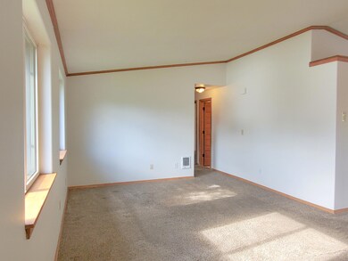 1548 SW 34th St, Redmond, OR 97756 - photo 4