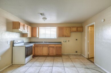 5526 W Avalon Dr, Phoenix, AZ 85031 - photo 2