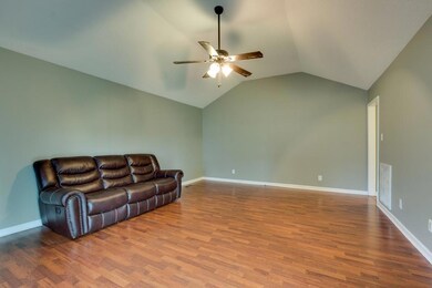 5006 Glenrose Dr, Columbia, TN 38401 - photo 5