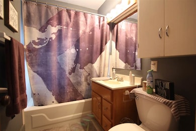 907 W 7th St, Cedar Falls, IA 50613 - photo 7