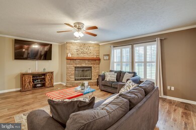 29157 Quarter Moon Ln, Rhoadesville, VA 22542 - photo 4