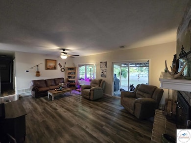 703 NE 102p Rd, Clinton, MO 64735 - photo 6