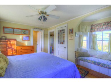 Bedroom. Master bedroom. 10  5