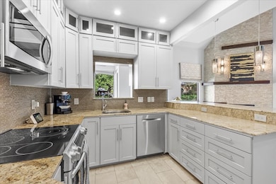 4144 Greystone Way unit 303, Sugar Land, TX 77479 - photo 2