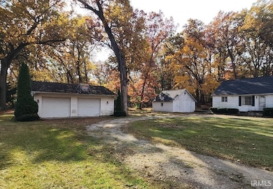 18918 Darden Rd, South Bend, IN 46637 - photo 2