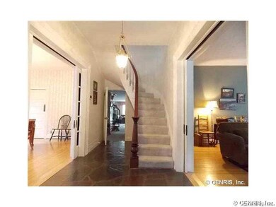 Foyer.