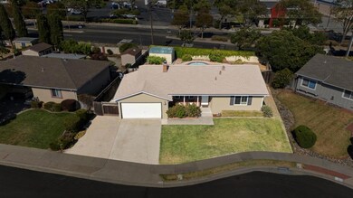 7527 Sutton Ln, Dublin, CA 94568 - photo 6