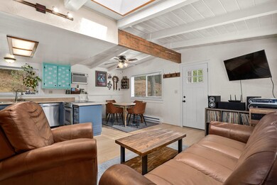 6901WEvansCreekRd-009