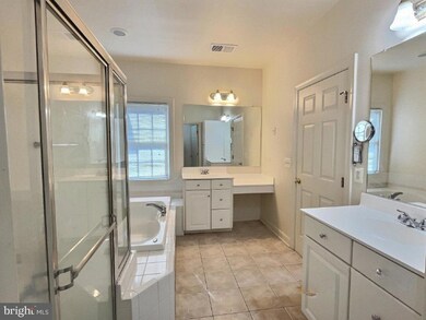 12483 Rose Path Cir, Fairfax, VA 22033 - photo 6