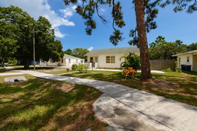 2008 Sunrise Blvd, Fort Pierce, FL 34950 - photo 3