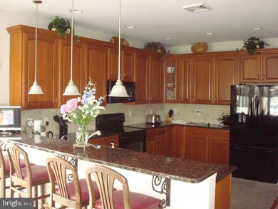 1065 Burgundy Cir, Pennsburg, PA 18073 - photo 5