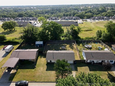 Colony Drive in the distance.
