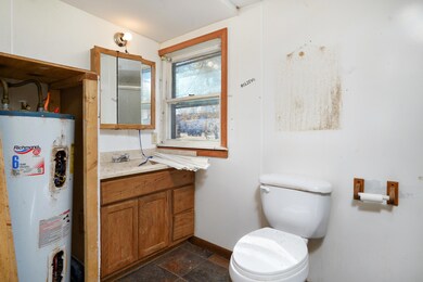 312 W Locust-9
