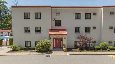 220 Fellsview Terrace unit 224, Stoneham, MA 02180 - photo 2