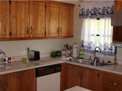 13 Record Dr, West Brattleboro, VT 05301 - photo 2