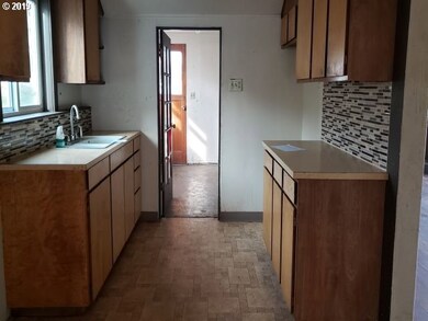 245 S Main St, Heppner, OR 97836 - photo 4