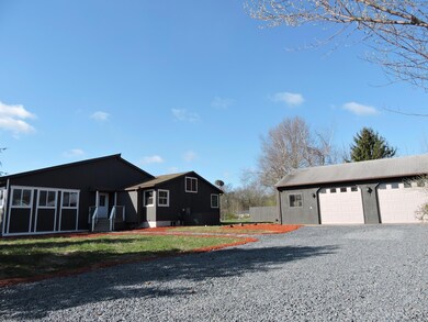 105 Dell St, Stroudsburg, PA 18360 - photo 2