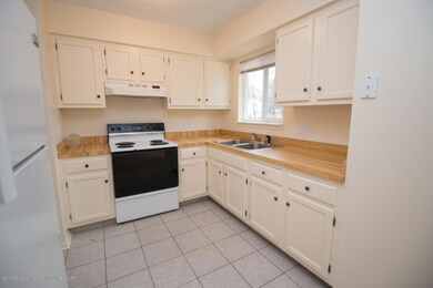 213 Warrington St, Lansing, MI 48911 - photo 7